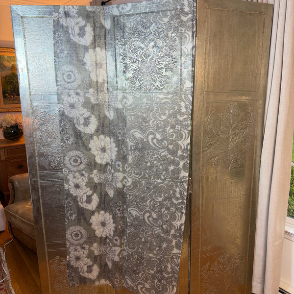 Gray Floral Scarf — 01 front