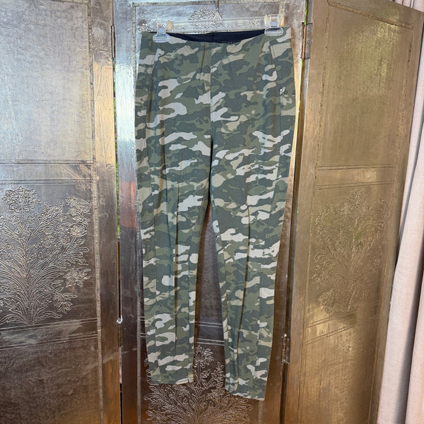 Lyssé Camo Pants Size S — 01 front