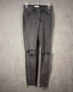 83 - Madewell 9-Inch High-Rise Skinny Distressed Jeans Size 27 — photo 1: front view