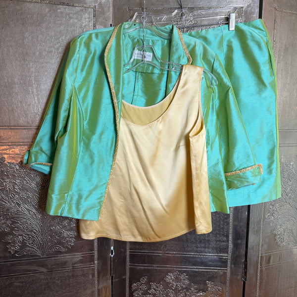 134 - Dianne Keesee Green Three-Piece Skirt Suit — photo 1: front view