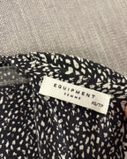 Brand and Size Tag 02 view of Equipment Femme Aubrey Silk Dress Size XS