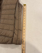 11 - Uniqlo Gold Ultra Light Down Puffer Vest — photo 4: detail view