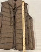 11 - Uniqlo Gold Ultra Light Down Puffer Vest — photo 5: detail view