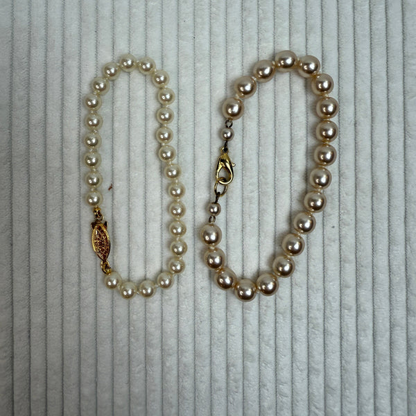 Vintage Faux Pearl Bracelet - front view