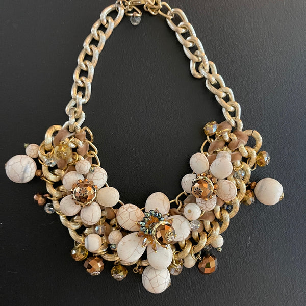 Chunky floral design necklace