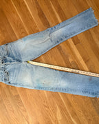 Light Wash Jeans — 03 detail