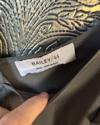 Bailey 44 Gray Ruffled Sleeveless Top Size Small — 02 tag
