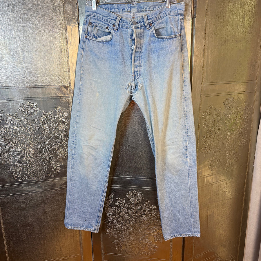 Light Wash Distressed Jeans — 01 front