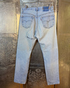 Light Wash Distressed Jeans — 02 back