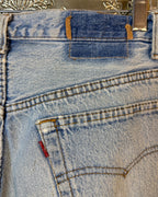 Light Wash Distressed Jeans — 04 detail 2