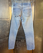 Light Wash Ripped Jeans — 02 back