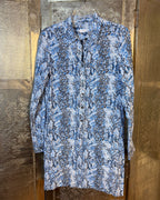 Equipment Femme Blue Snake-Print Silk Tunic Blouse — 01 front