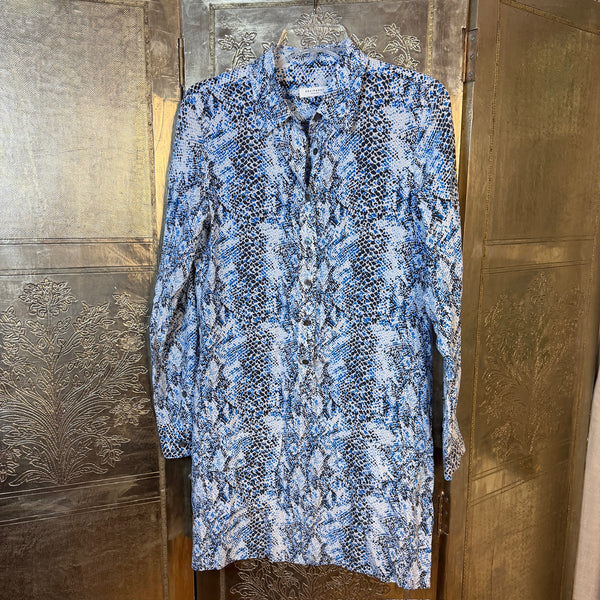 Equipment Femme Blue Snake-Print Silk Tunic Blouse — 01 front