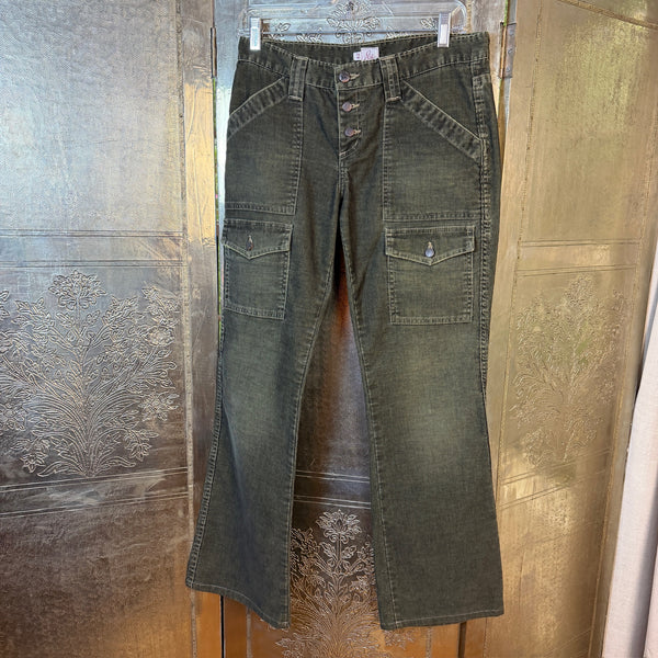 Green Pants — 01 front