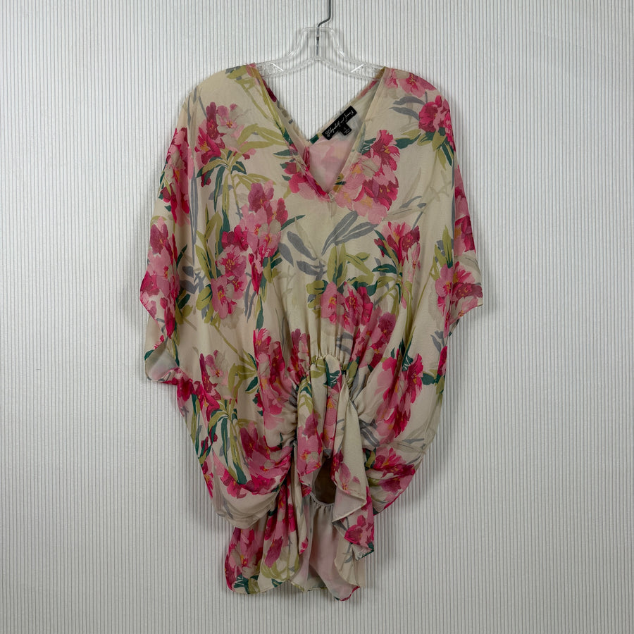 Elizabeth and James Floral Batwing Blouse — 01 front